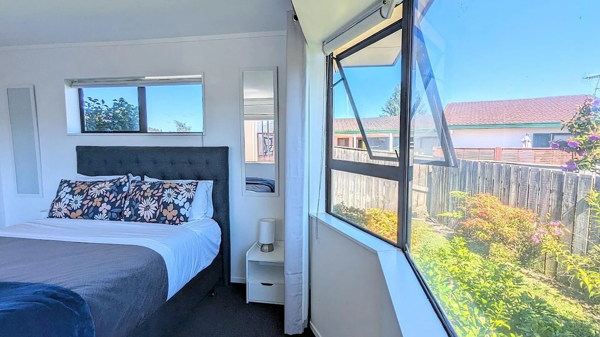 Available Now! Family Home Near Redwood Forest Rotorua 0*,  Nový Zéland